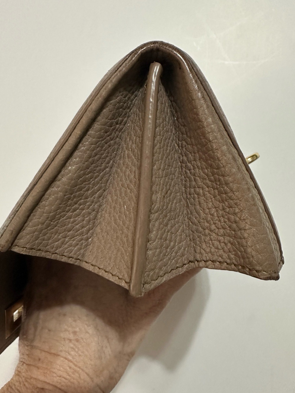 SALVATORE FERRAGAMO TAN LEATHER GANCINI CONTINENTAL WALLET MADE IN ITALY - Picture 11 of 15